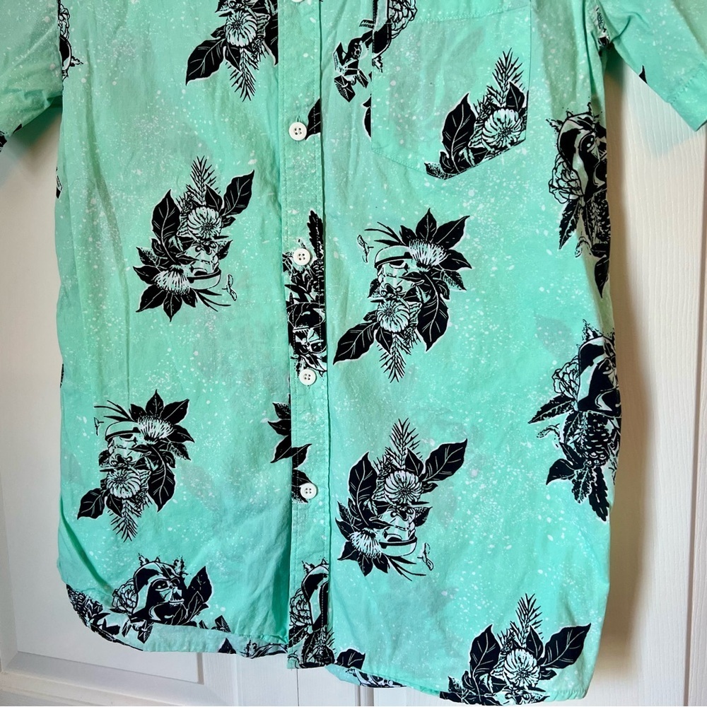 Star Wars Mens Hawaiian Shirt Mint Green Floral Size Small Stormtroopers Darth - Picture 4 of 9